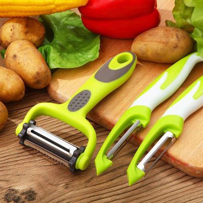 Safe Vegetable Prep Stocked Peeler Julienne Peeler and Mandoline Slicer in 19*2.5*2cm Size