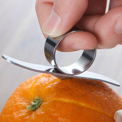 Kitchen Gadgets Mini Fruit Peeler Machine with Product Size 7.5*1.1*2.5cm and About 13g