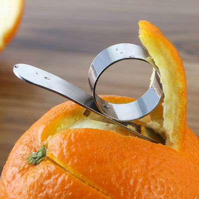 Kitchen Gadgets Mini Fruit Peeler Machine with Product Size 7.5*1.1*2.5cm and About 13g