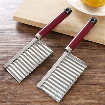 Stainless Steel Crinkle Knife Ideal for Wavy Cut Veggies and Potatoes in the Kitchen