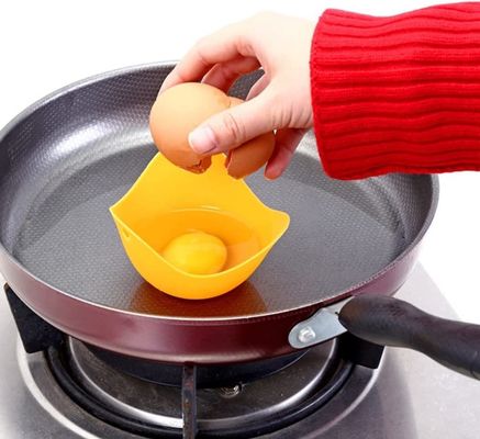 Silicone Egg Poaching Cups for Microwave Pot Cookware Sample Free sample Egg Tools