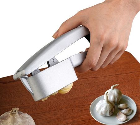 Free sample 2 in 1 Manual Garlic Press Mincer Kitchen Garlic Chopper Slicer Portable Garlic Grinding Crusher Masher Maker Vegetable Tools