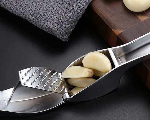 Food Grade Garlic Press Mincer Ginger Crusher Peeler Squeezer 16*3cm Multi Kitchen Grater