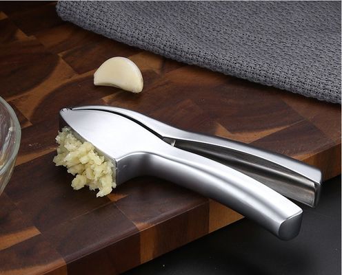 Food Grade Garlic Press Mincer Ginger Crusher Peeler Squeezer 16*3cm Multi Kitchen Grater