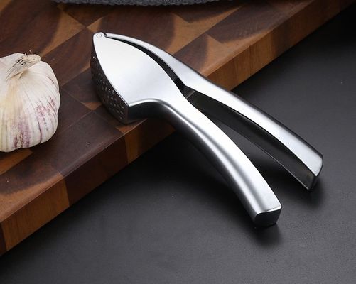 Food Grade Garlic Press Mincer Ginger Crusher Peeler Squeezer 16*3cm Multi Kitchen Grater