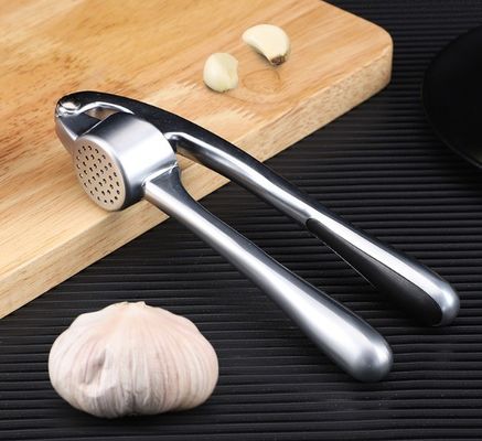 Sustainable Kitchen Must-Have Chrome-faced Zinc Alloy Manual Garlic Press for Results