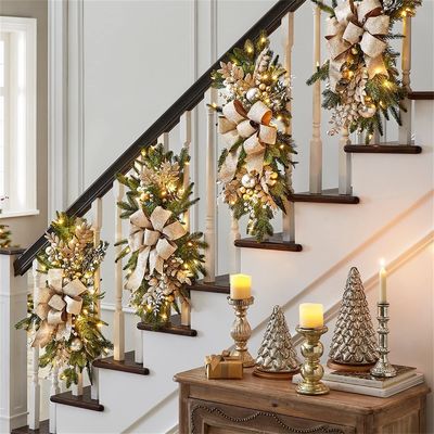 Plush Cloth and Plastic Door Hanging Rattan Wreath for Hotel Christmas Decoration