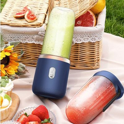 Multifunctional USB Charging Mini Juicer for Efficiently Blending and Squeezing Fruits
