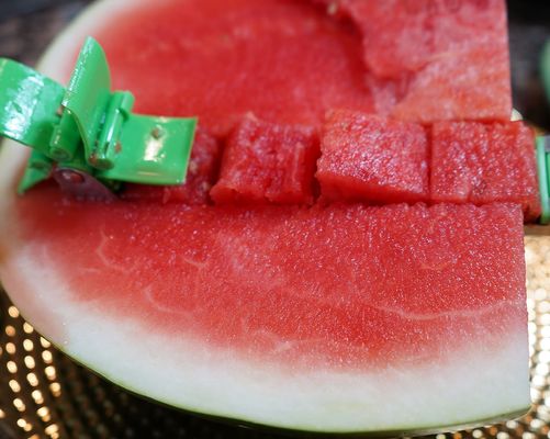Efficiently Cut Watermelon with Windmill Design Salad Fruit Cutter Slicer 33*7*3.5 cm
