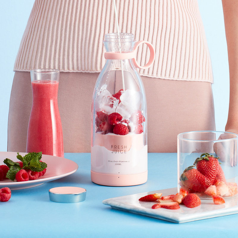 Portable USB Personal Juicer for Fresh Fruit Smoothies and Shakes 3.94*4.02*9.84inch